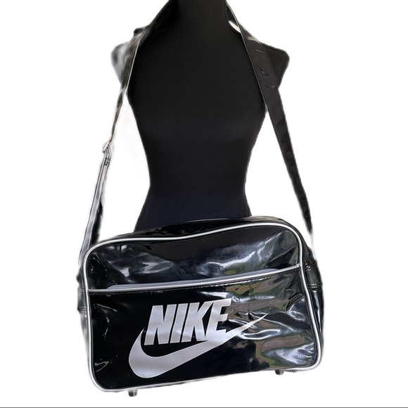 Nike Other - VINTAGE NIKE Bag